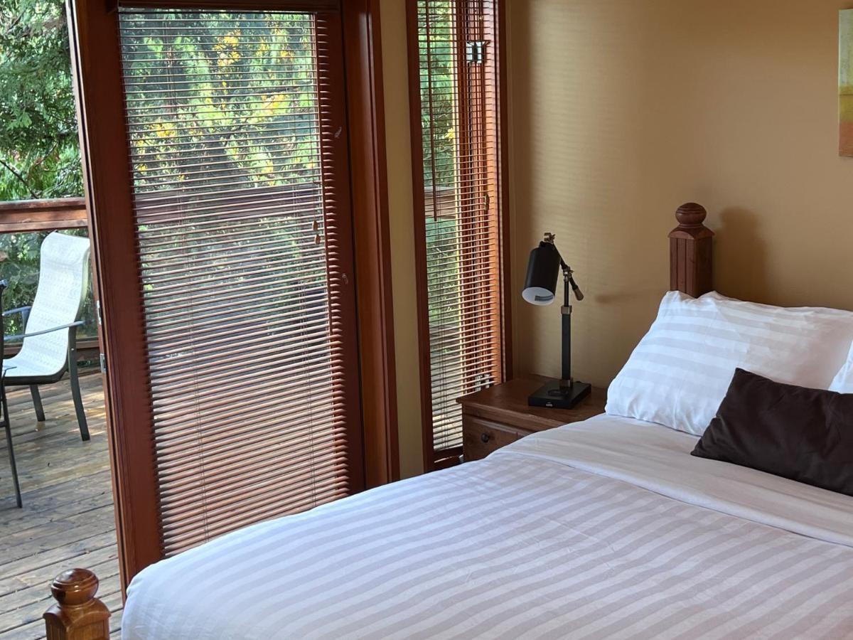Sunshine Coast Resort Madeira Park Exterior foto