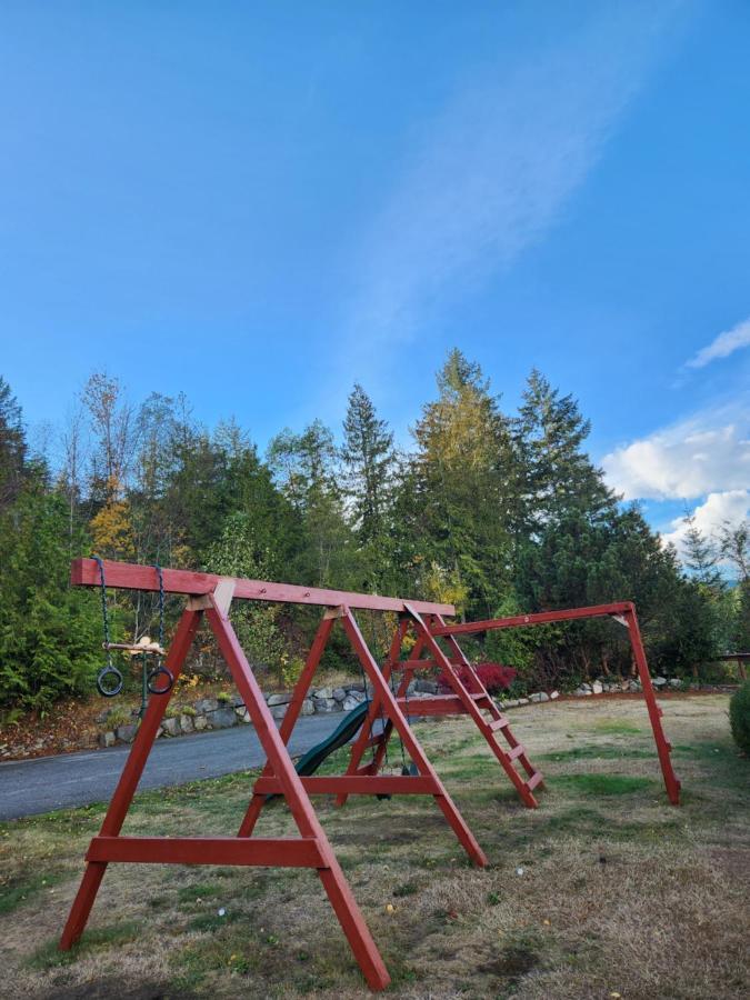 Sunshine Coast Resort Madeira Park Exterior foto